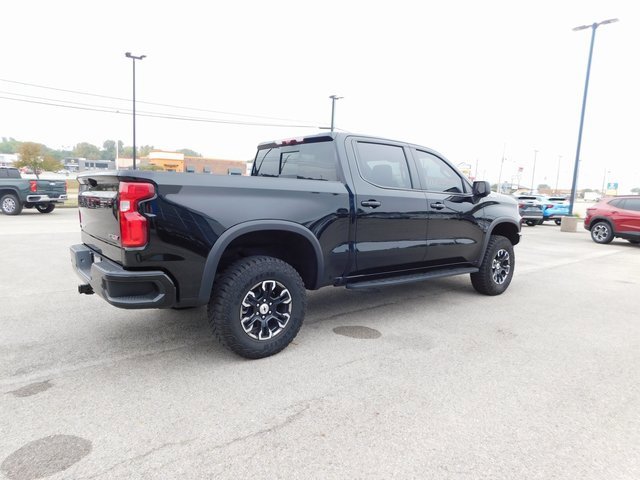 2025 Chevrolet Silverado 1500 ZR2 photo 2