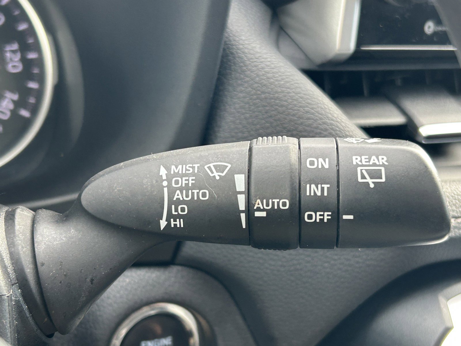 2022 Toyota RAV4 XLE Premium photo 27