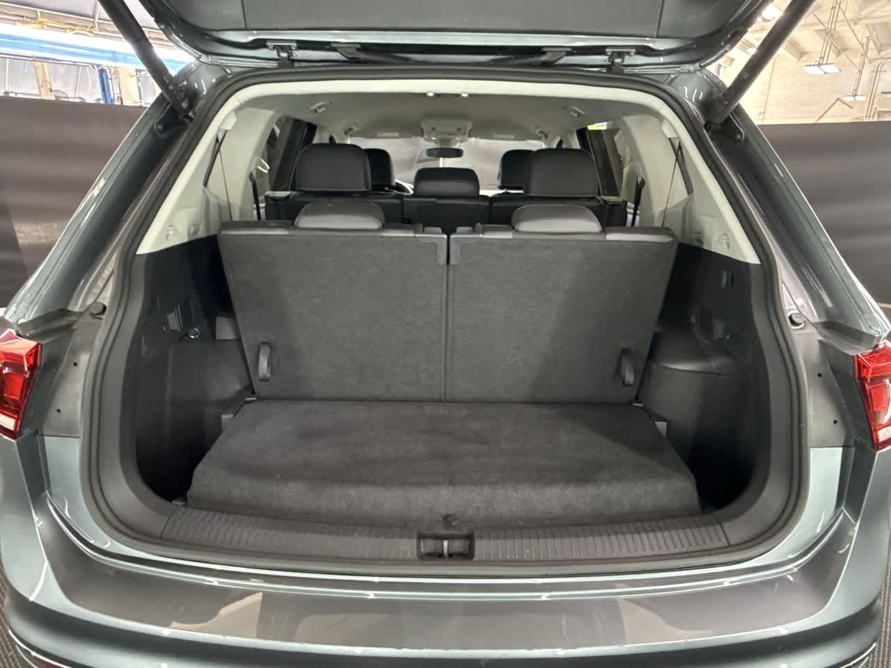2024 Volkswagen Tiguan SE Wolfsburg Edition photo 24