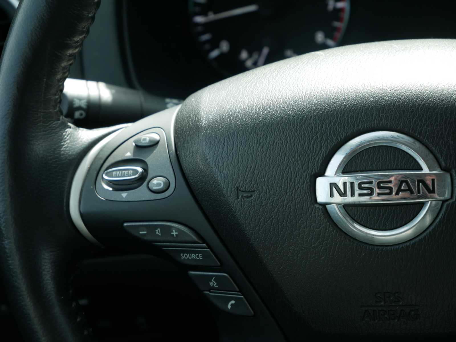 2020 Nissan Pathfinder SL photo 19