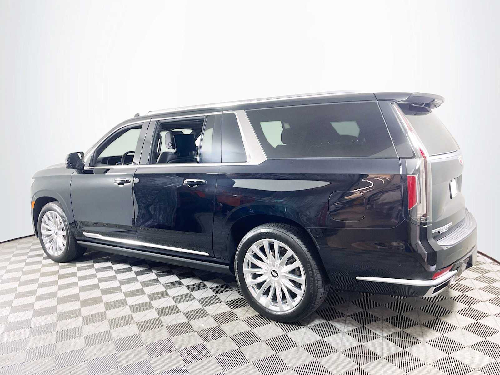 2023 Cadillac Escalade ESV Premium Luxury photo 6