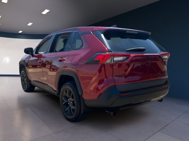 2023 Toyota RAV4 LE photo 3