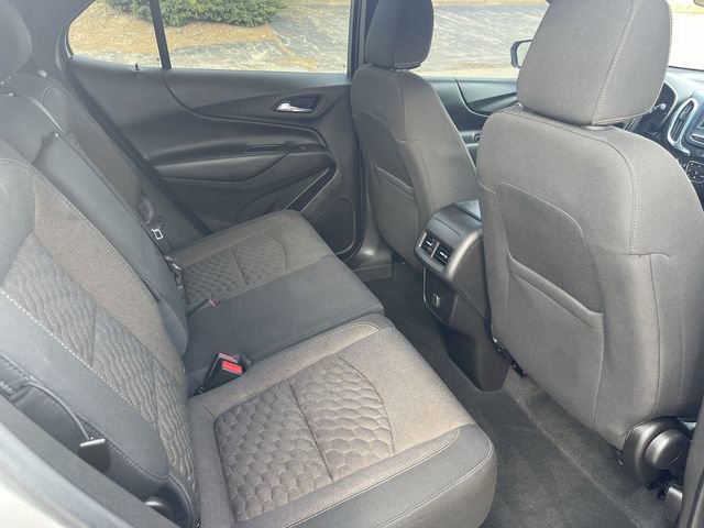 2018 Chevrolet Equinox LT photo 3