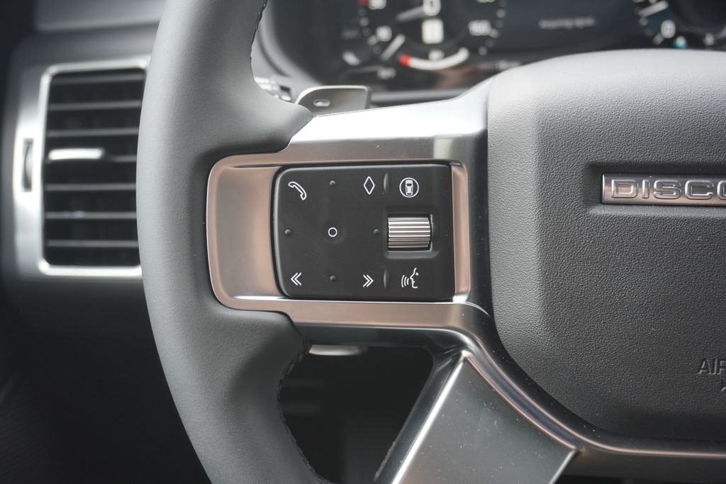 2025 Land Rover Discovery SE photo 12