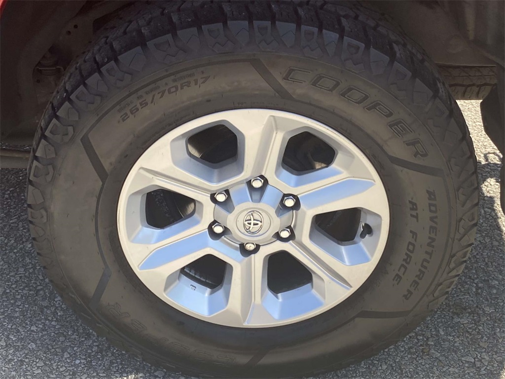 2022 Toyota 4Runner SR5 photo 6