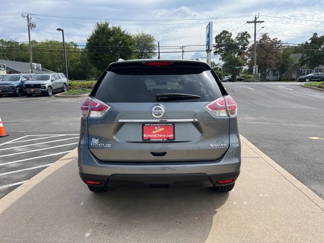 2016 Nissan Rogue SV photo 4