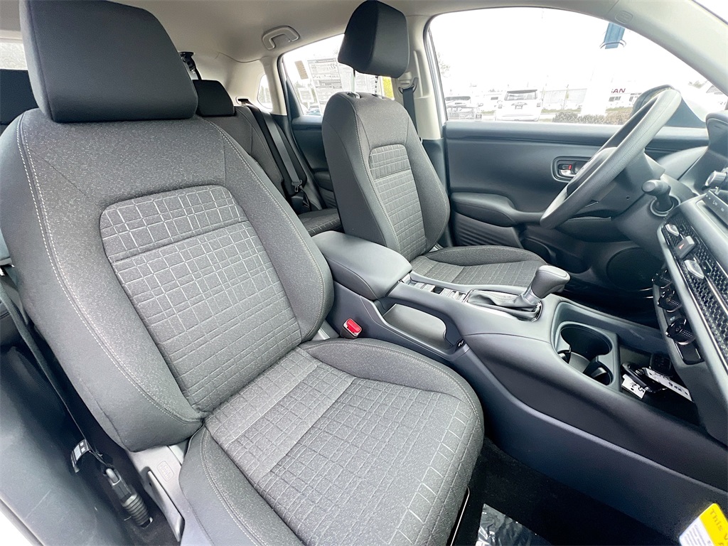 2025 Honda HR-V LX photo 26