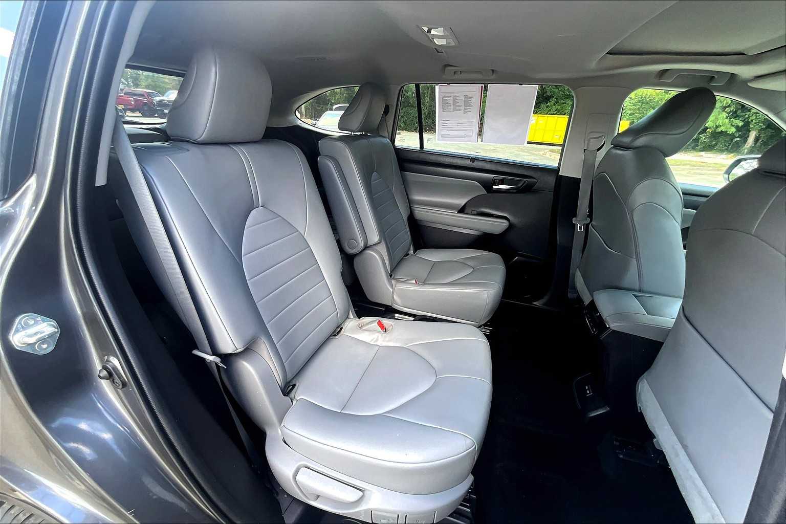 2022 Toyota Highlander XLE photo 20