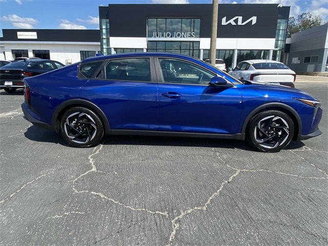 2025 Kia K4 EX photo 2