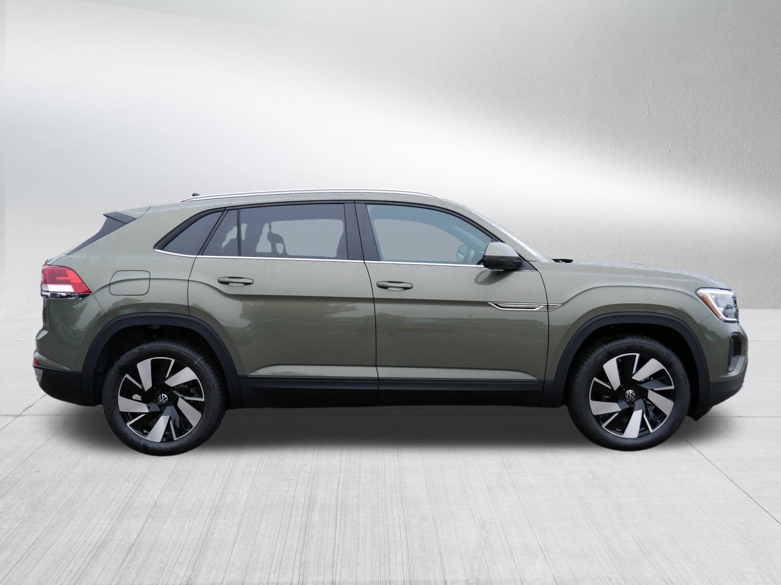 2026 Volkswagen Atlas Cross Sport SE Technology photo 2