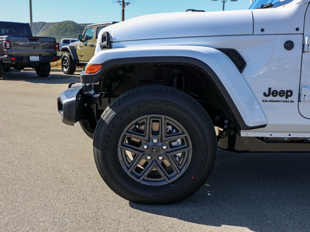 New 2026 Bright White Clear-Coat Exterior Paint Jeep Sport S image 10