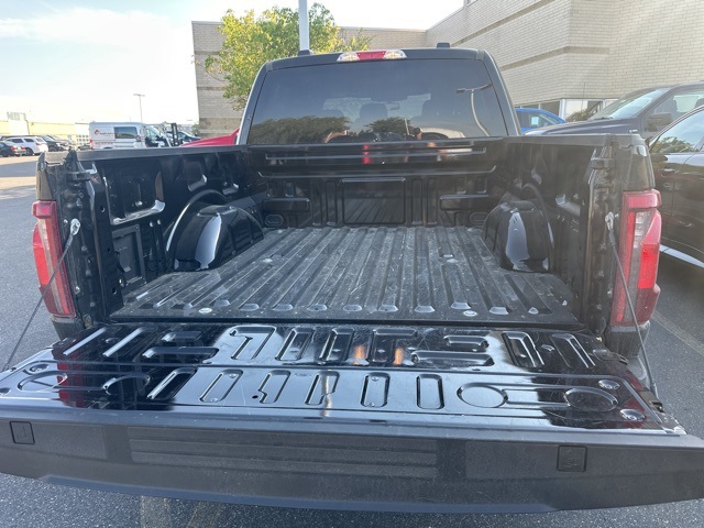 2024 Ford F-150 XLT photo 4