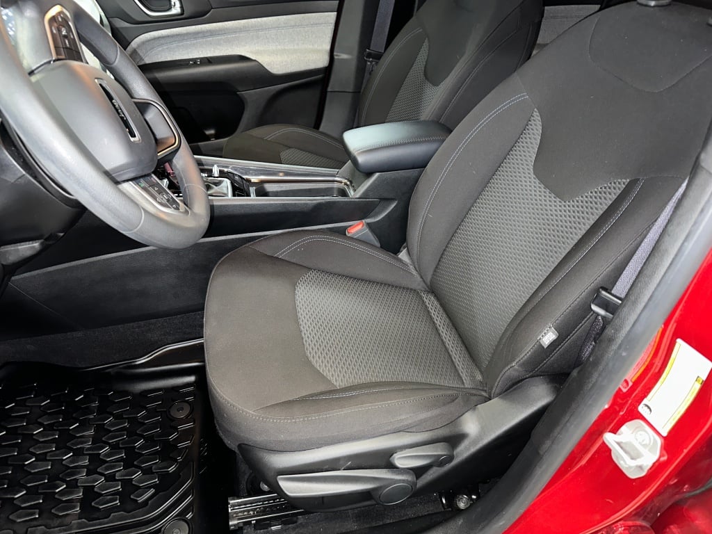 2025 Jeep Compass Sport photo 2