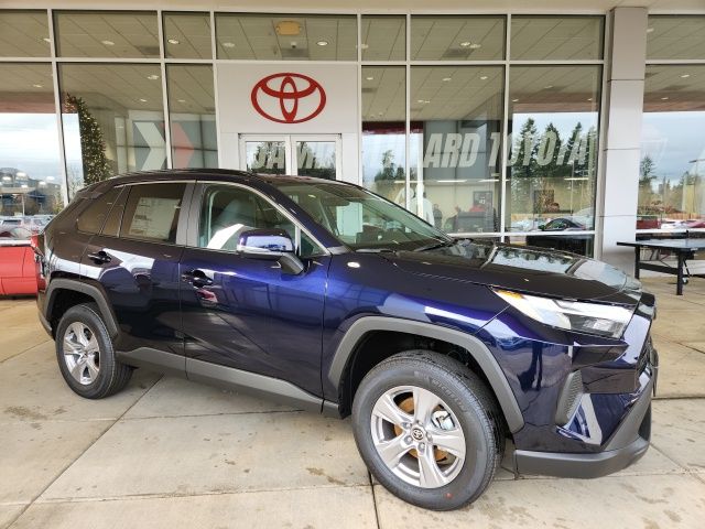2025 Toyota RAV4 XLE's photo