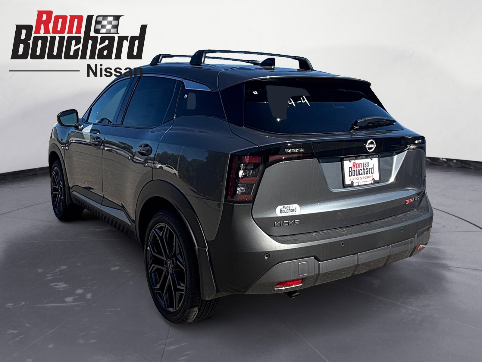 2026 Nissan Kicks SR photo 4