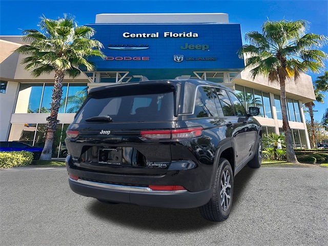 2025 Jeep Grand Cherokee Limited photo 3