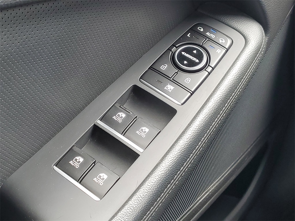 2015 Hyundai Genesis 3.8 photo 11