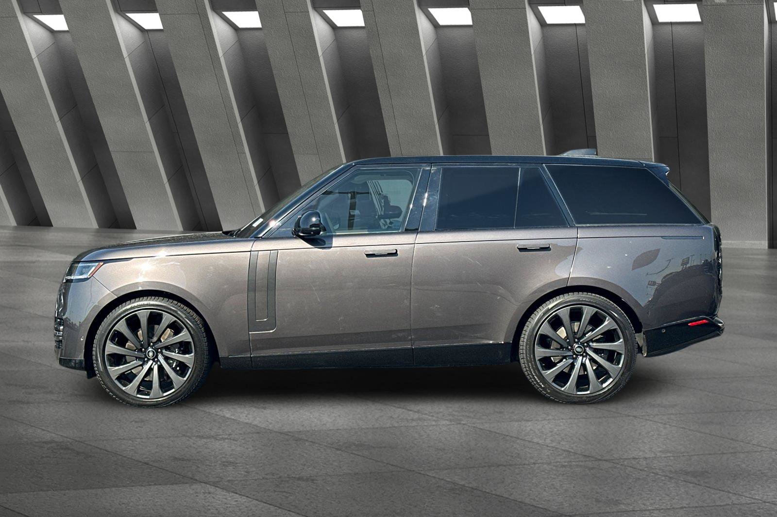 2023 Land Rover Range Rover First Edition photo 5
