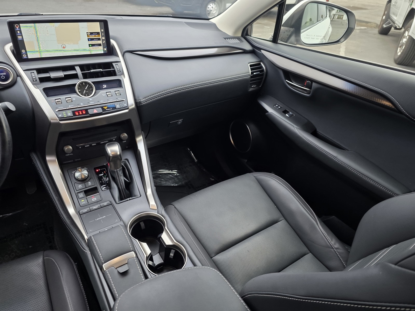 2018 Lexus NX 300h Luxury photo 18
