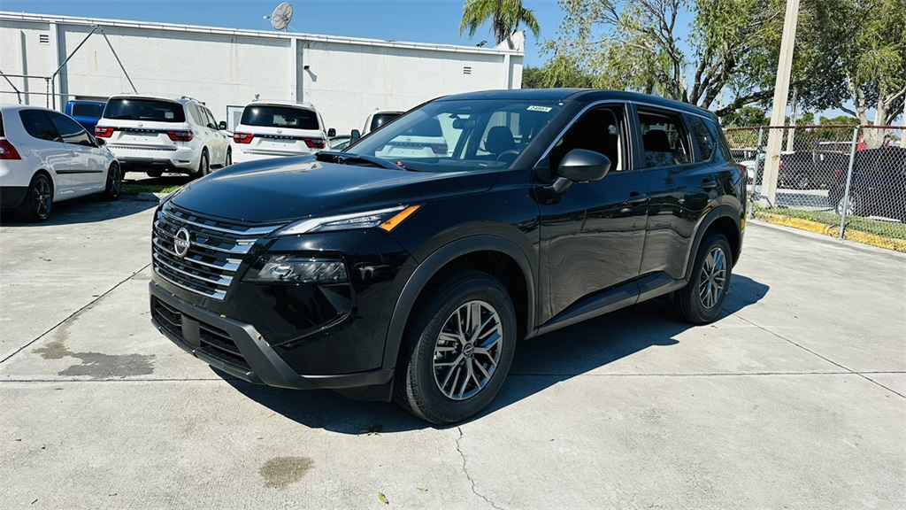 2026 Nissan Rogue S photo 3
