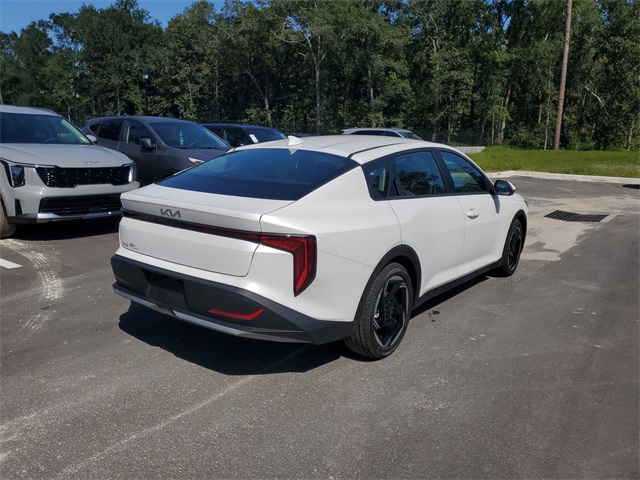 2025 Kia K4 EX photo 2