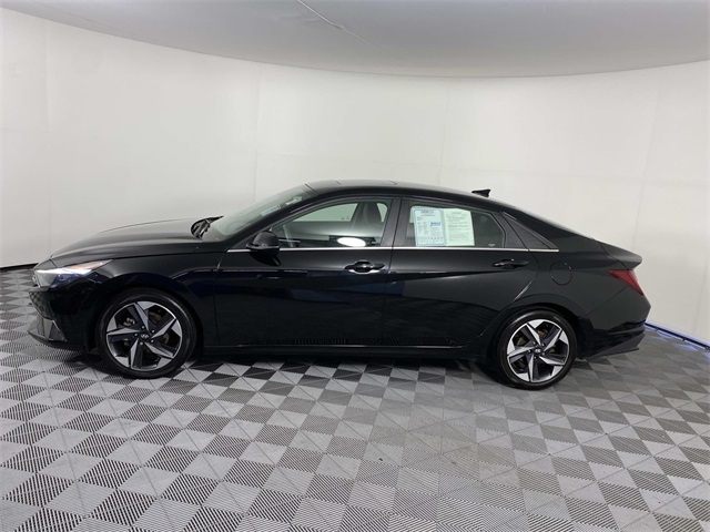 2022 Hyundai Elantra SEL photo 4