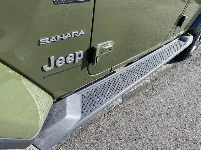 2023 Jeep Wrangler Sahara photo 10