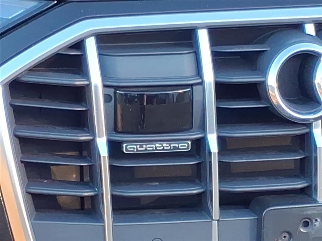 2022 Audi Q7 Premium Plus photo 3