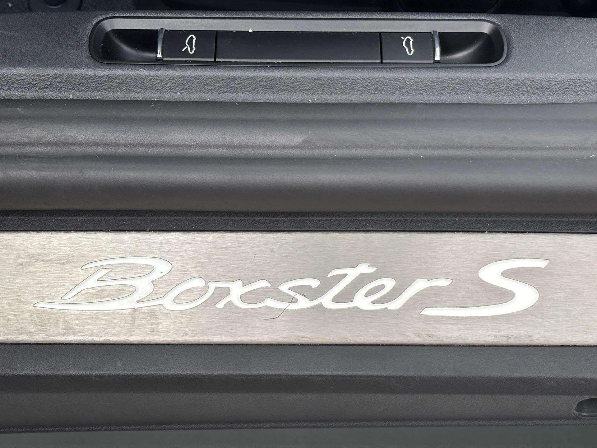 2024 Porsche Boxster S photo 32
