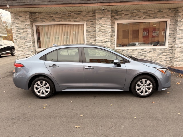 2023 Toyota Corolla Hybrid LE photo 4