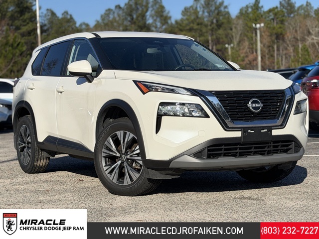 2023 Nissan Rogue SV's photo