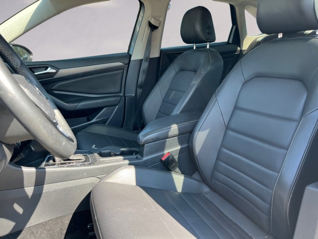 2021 Volkswagen Jetta SEL photo 9