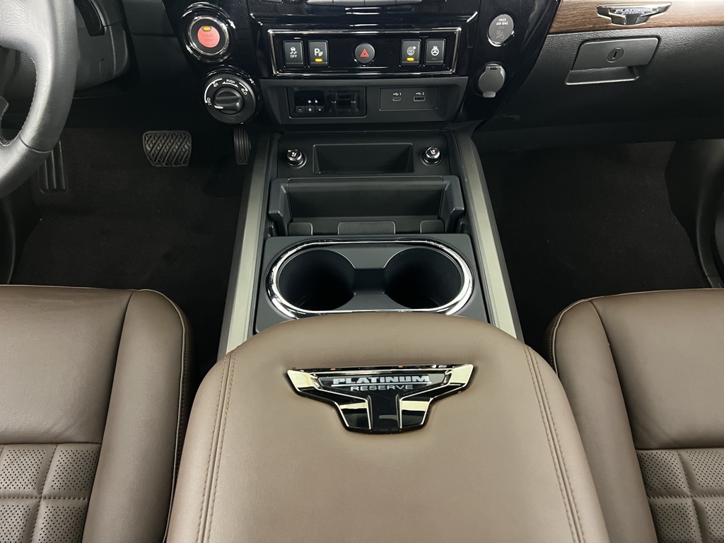2023 Nissan Titan Platinum Reserve photo 14