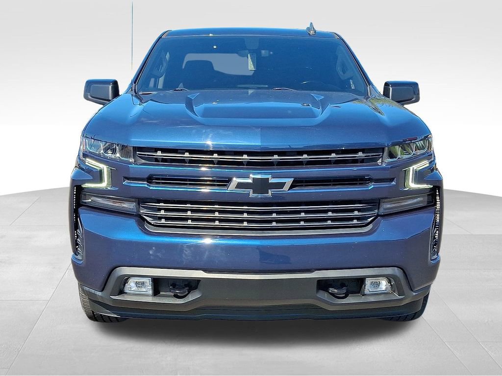 2022 Chevrolet Silverado RST photo 2