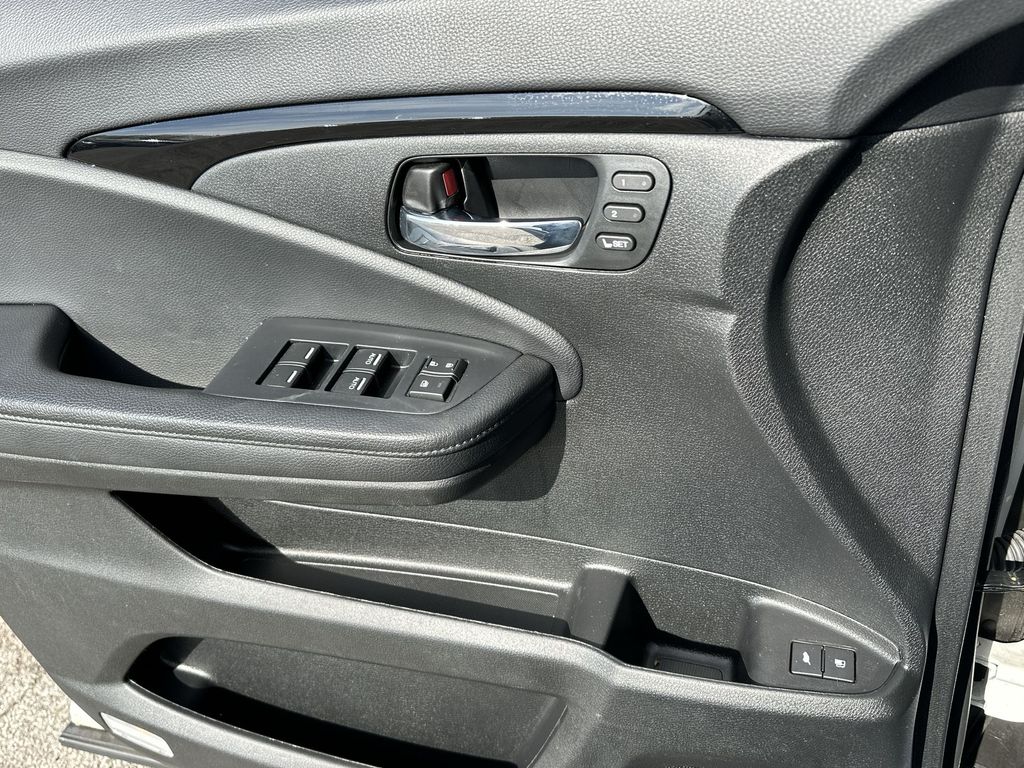 2022 Honda Pilot Touring photo 13