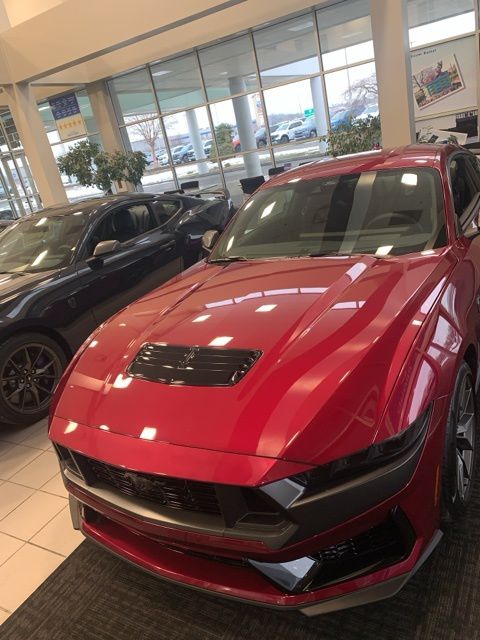 2025 Ford Mustang Dark Horse Premium photo 4