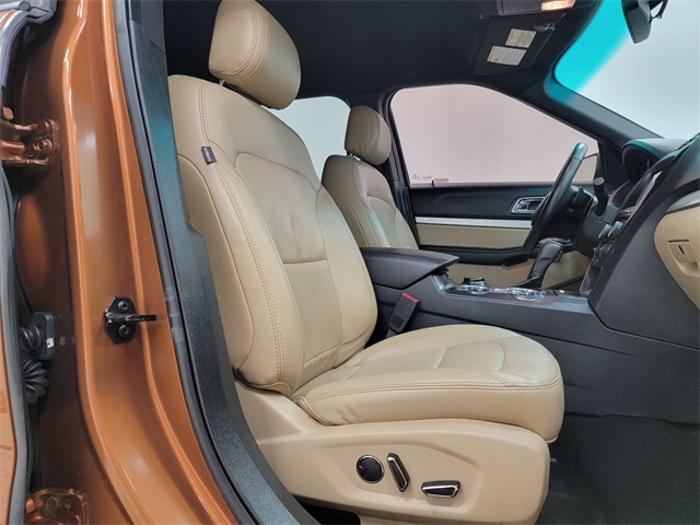 2017 Ford Explorer XLT photo 18