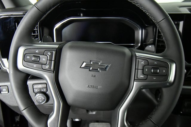 2025 Chevrolet Silverado 1500 LT Trail Boss photo 2