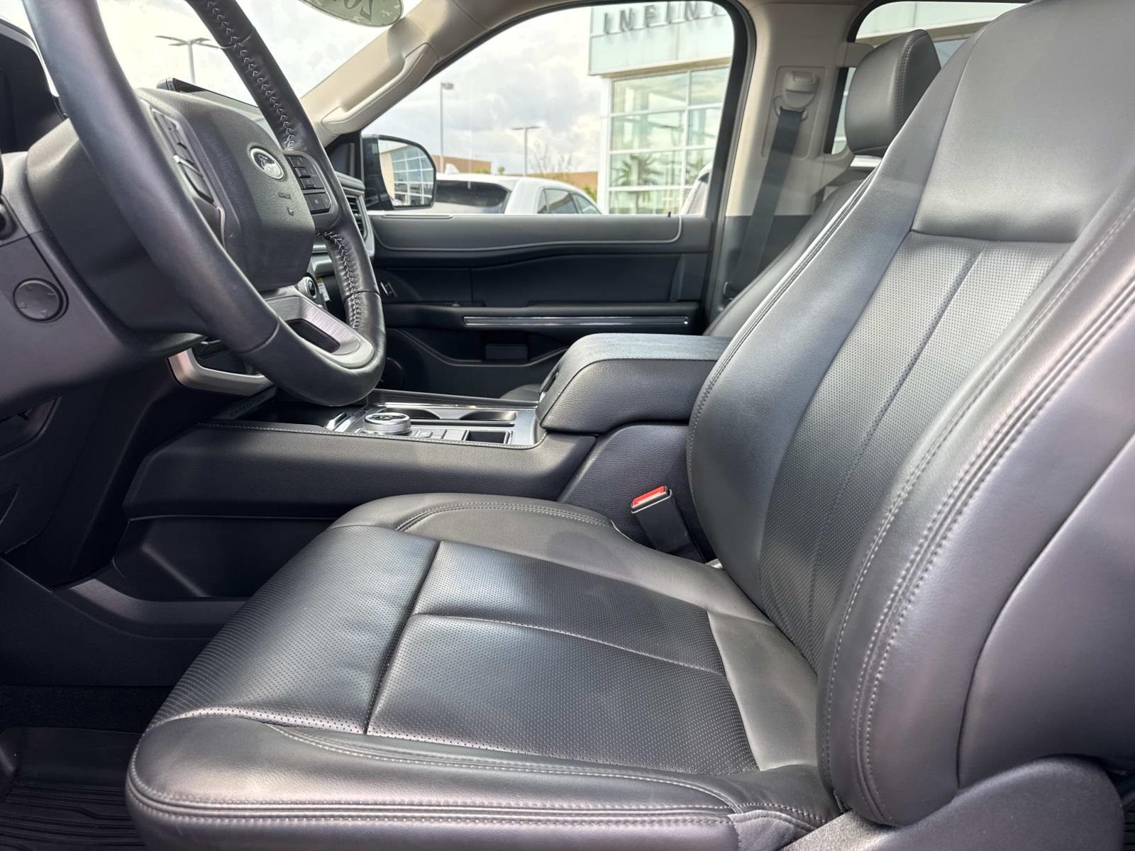 2023 Ford Expedition XLT photo 16
