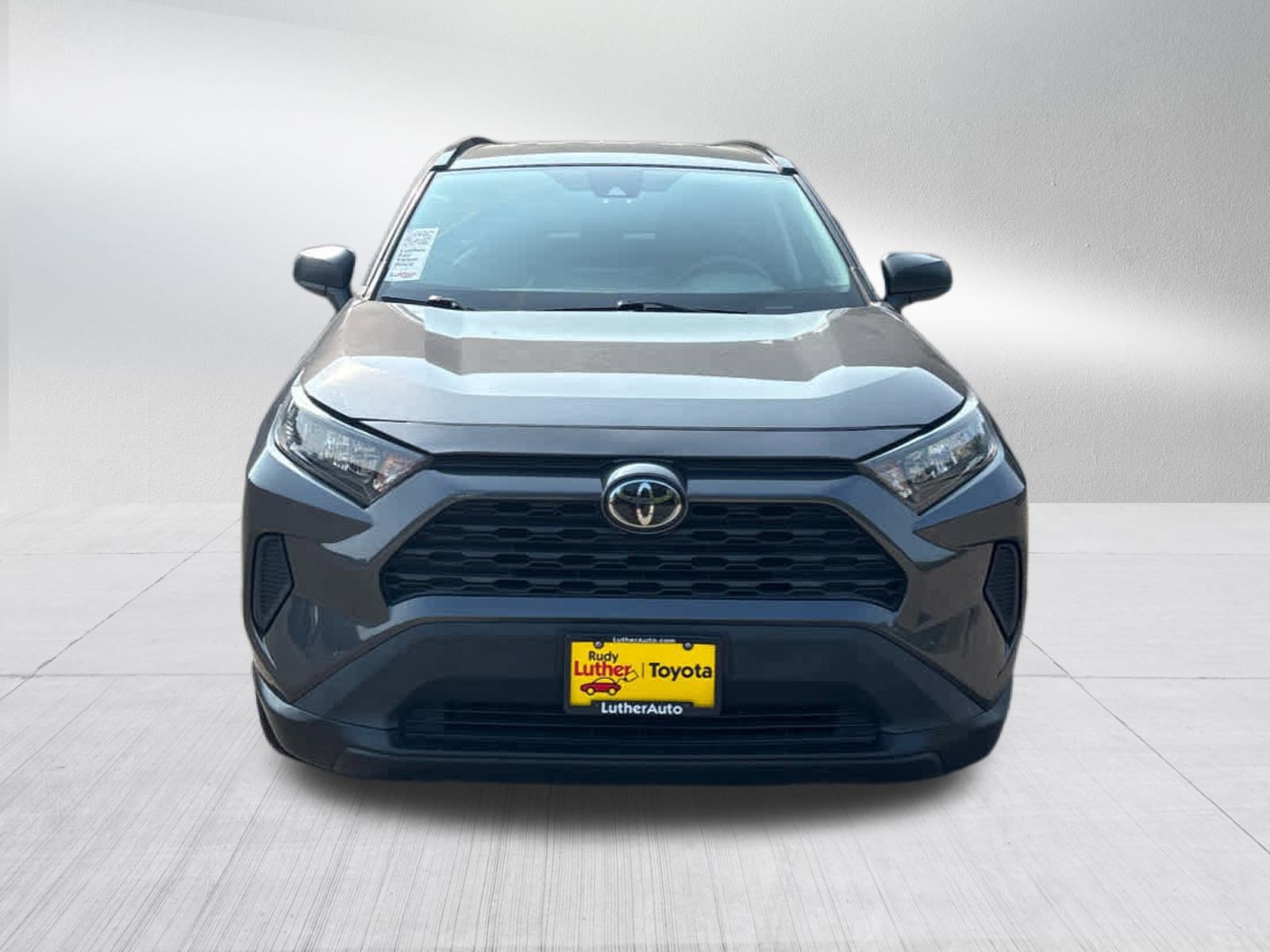 2019 Toyota RAV4 LE photo 2