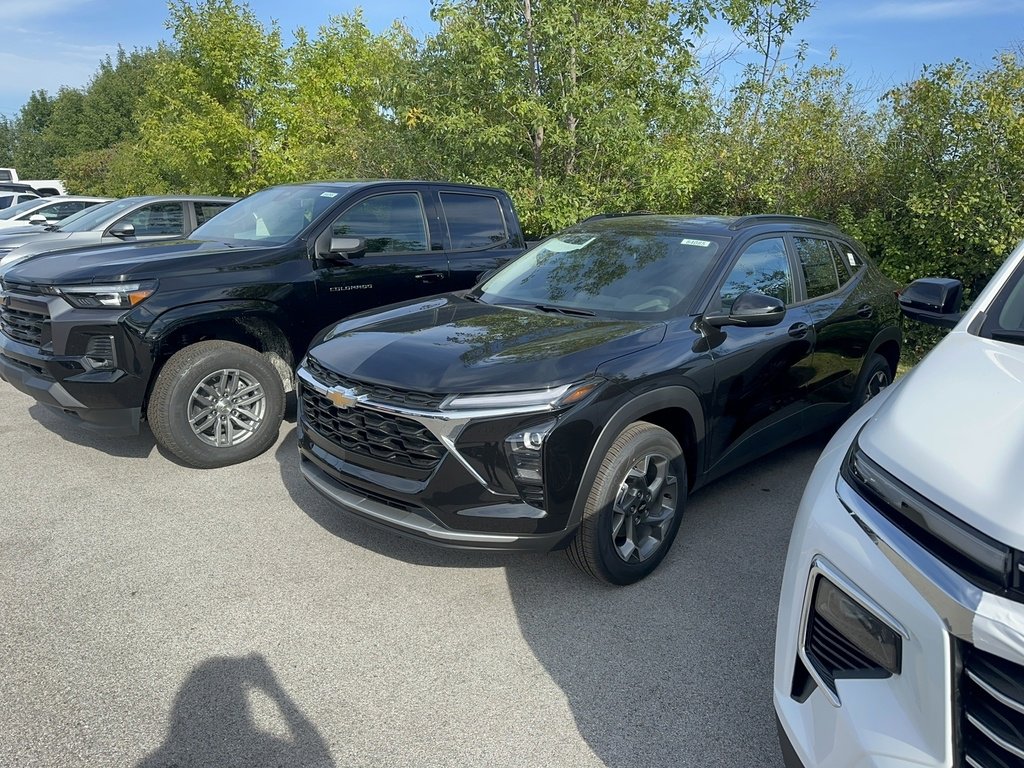 2026 Chevrolet Trax LT photo 2