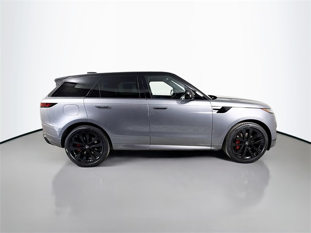 2025 Land Rover Range Rover Sport SE photo 4