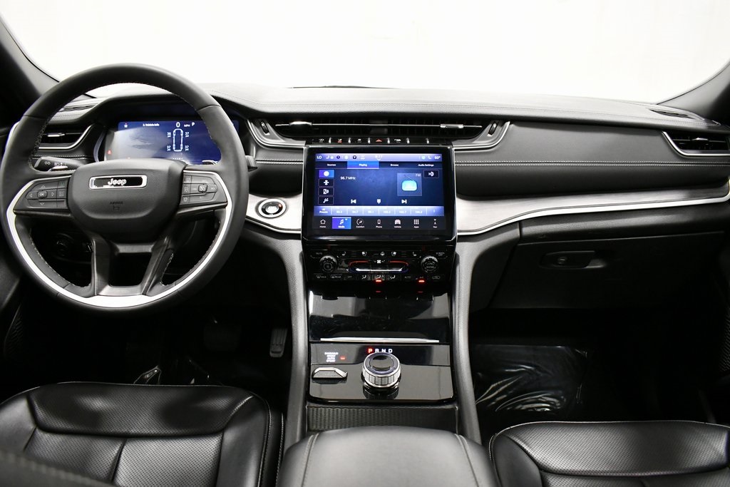 2024 Jeep Grand Cherokee Limited photo 3