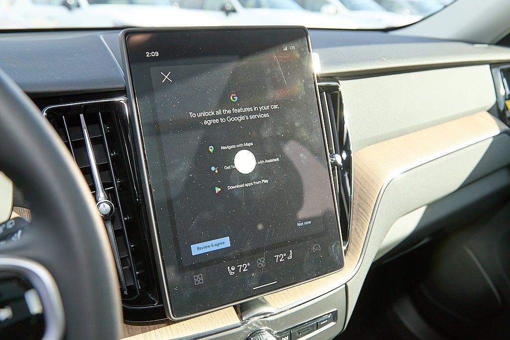 2026 VOLVO XC60 - Image 12