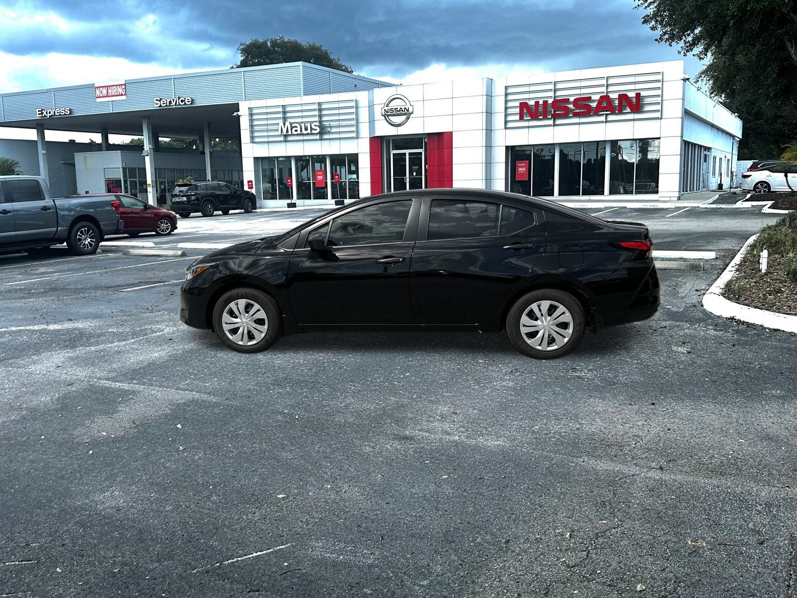 2025 Nissan Versa 1.6 S photo 6
