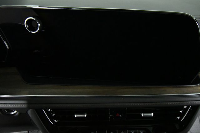 2025 Chevrolet Suburban High Country photo 3