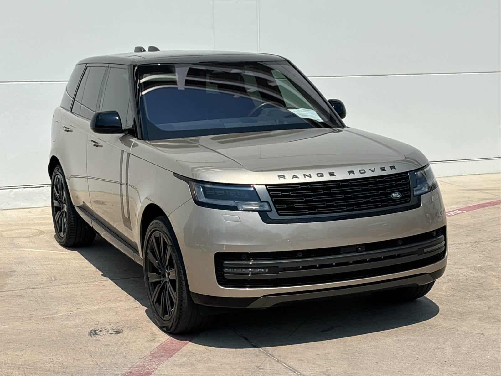2023 Land Rover Range Rover SE photo 2