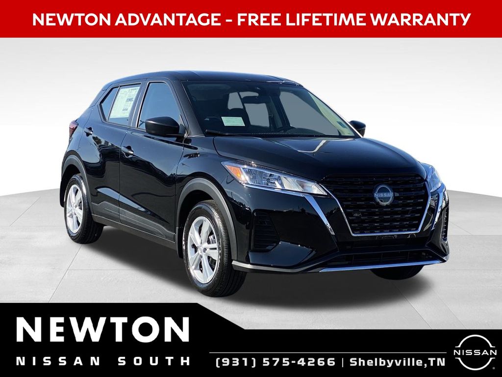 2025 Nissan KICKS PLAY Base's photo