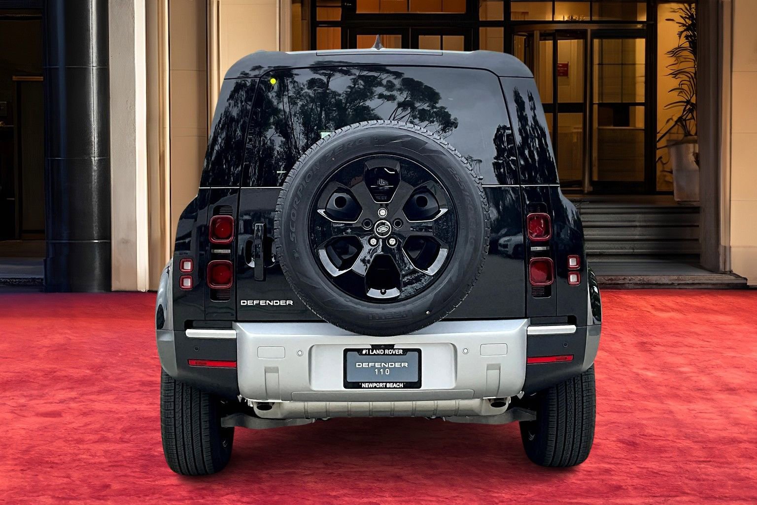 2025 Land Rover Defender 110 S photo 3