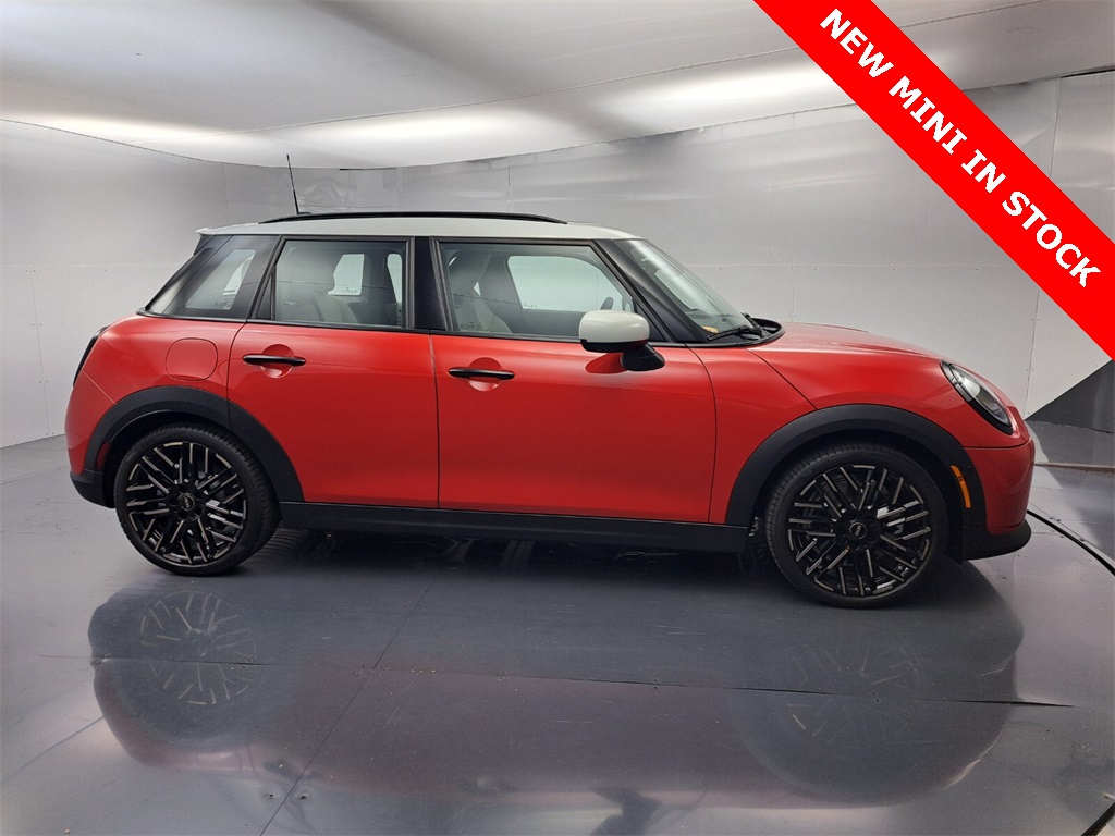 2025 Mini Cooper 4 Door Hardtop Signature photo 2